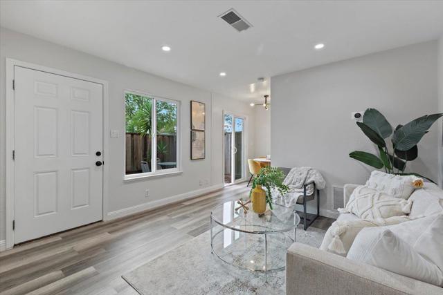 3385 La Selva Street, San Mateo CA: https://media.crmls.org/mediaz/1c4baf48-9248-4166-b2b1-51beead8baa4.jpg
