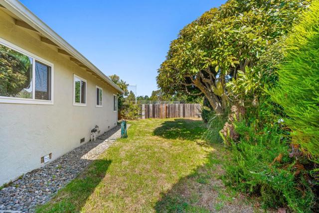 26372 Riverside Place, Carmel CA: https://media.crmls.org/mediaz/1c4bd2b4-2269-4e90-b162-f5dfb536a182.jpg