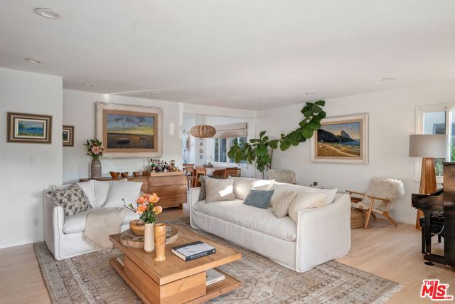 626 Pacific Street, Santa Monica CA: https://media.crmls.org/mediaz/1c4c078f-8e51-4bc9-9afc-c29bcf606ef0.jpg