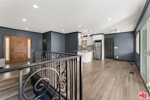 7083 Highcliff Trail, Tujunga CA: https://media.crmls.org/mediaz/1c4cfb72-fe36-43f8-b108-0eda222888db.jpg