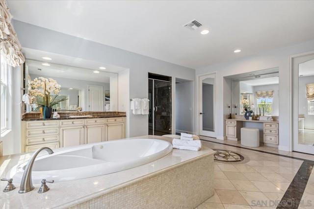 6839 Helenite Pl, Carlsbad CA: https://media.crmls.org/mediaz/1c4d2f61-a9a8-4a62-94ae-c5bdaaeb7d70.jpg
