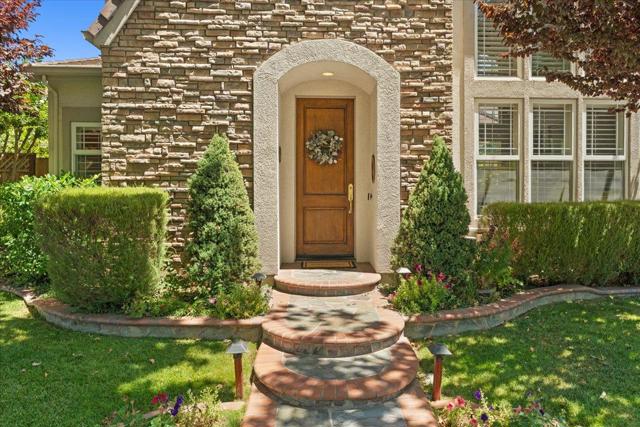 2316 Club Drive, Gilroy CA: https://media.crmls.org/mediaz/1c4d5347-7413-4833-a892-1e0c262106dd.jpg