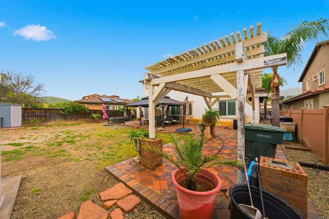 Detail Gallery Image 12 of 48 For 332 Monument Pkwy, Perris,  CA 92570 - 5 Beds | 5 Baths