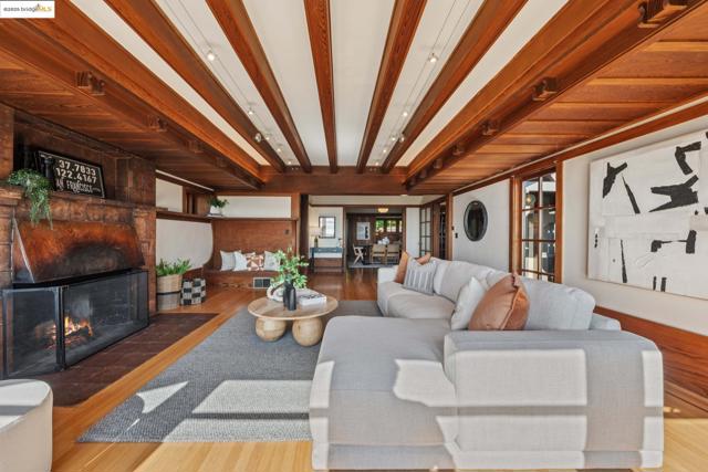 1309 Arch St, Berkeley CA: https://media.crmls.org/mediaz/1c4d8c6e-2108-4595-be40-fa9fadf7d22f.jpg