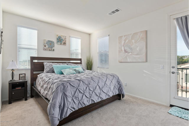 176 Sawbuck Street, Camarillo CA: https://media.crmls.org/mediaz/1c4df5c9-6b58-4ae4-8e6f-b95eceef86f3.jpg