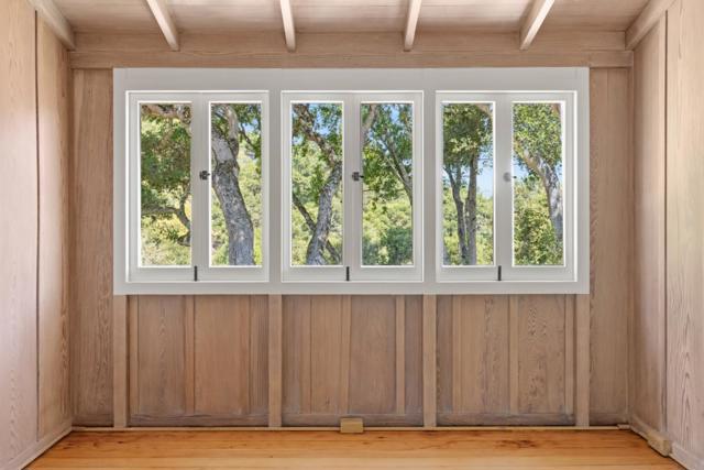 18 Upper Circle, Carmel Valley CA: https://media.crmls.org/mediaz/1c4e3efd-6a5e-4362-b94b-6b8b67bb977d.jpg