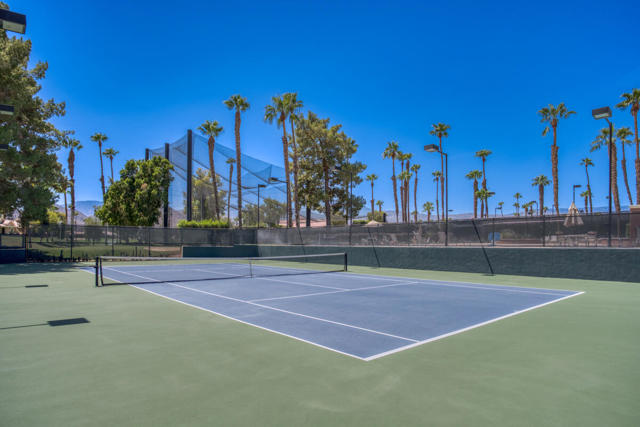 42740 Sand Dune Drive, Palm Desert CA: https://media.crmls.org/mediaz/1c4e640f-0abf-4a7f-9f7e-17d8e8dd397d.jpg