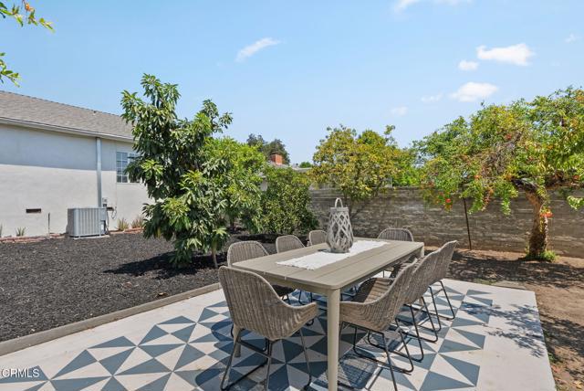 2376 Monte Vista Street, Pasadena CA: https://media.crmls.org/mediaz/1c4ea1d6-1765-4d38-8302-0cf1a034716e.jpg