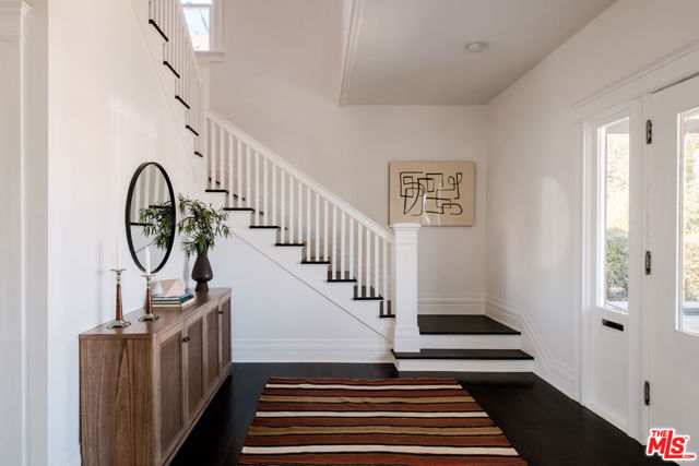 2907 Halldale Avenue, Los Angeles CA: https://media.crmls.org/mediaz/1c4f2352-2282-48c4-8154-774ac3d1ae71.jpg