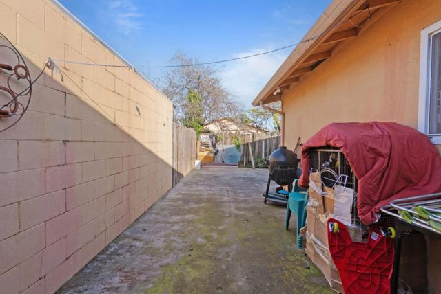 1780 Truckee, Salinas CA: https://media.crmls.org/mediaz/1c4f3ead-1a31-4a4d-abc7-1ccade421f82.jpg