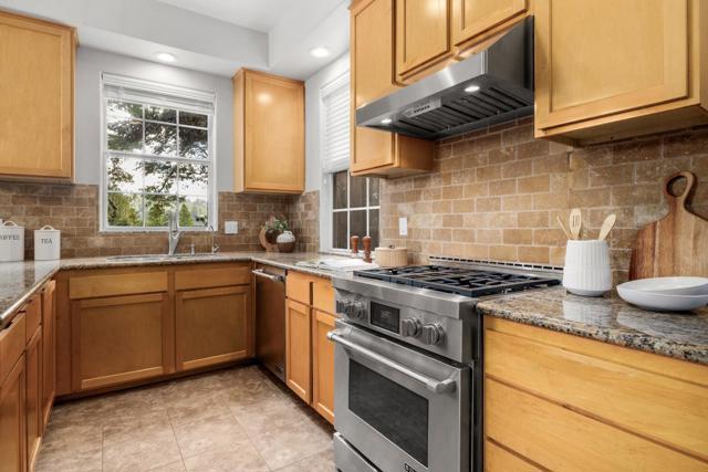 5 Tuscany Court, Scotts Valley CA: https://media.crmls.org/mediaz/1c4f61aa-7644-48c0-aa30-3f975b5bddac.jpg