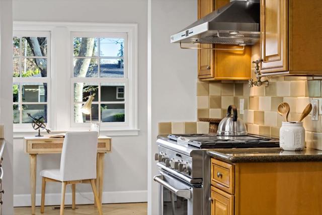 847 Willow Glen Way, San Jose CA: https://media.crmls.org/mediaz/1c501b2d-bd1f-4db7-81eb-0611aeeb9a79.jpg