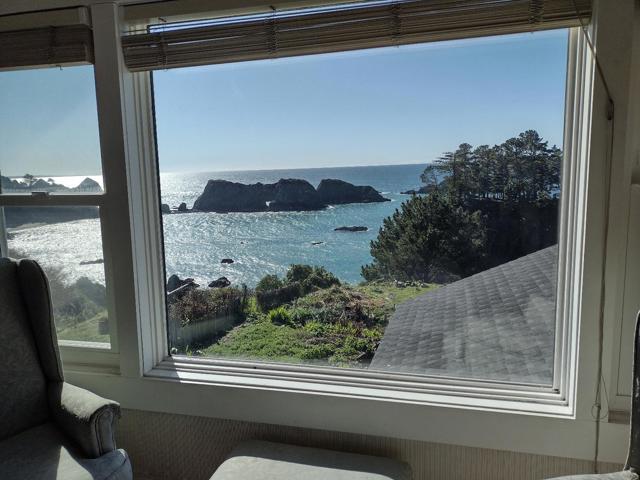 5520 S Highway 1,  CA: https://media.crmls.org/mediaz/1c508508-1d8e-40f0-897d-243576ea9fe5.jpg
