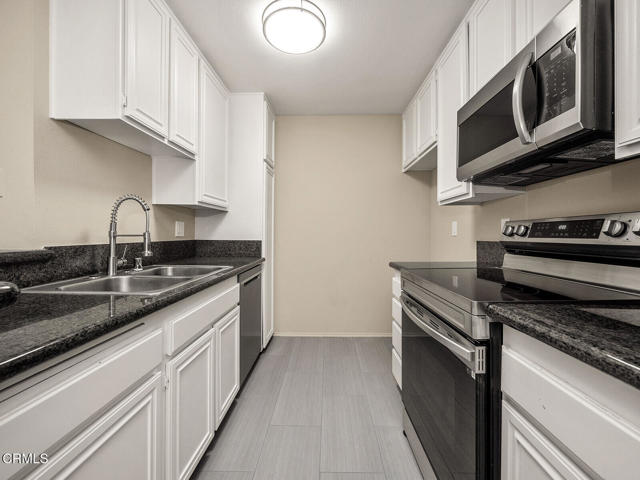 Detail Gallery Image 7 of 39 For 4499 via Marisol #217,  Los Angeles,  CA 90042 - 2 Beds | 2 Baths