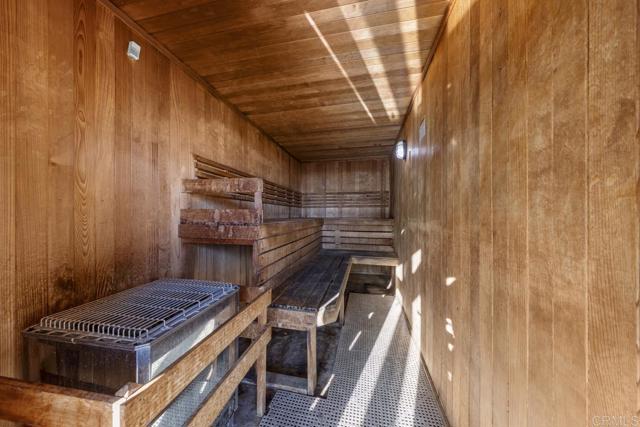 Detail Gallery Image 22 of 24 For 5252 Balboa Arms Dr #207,  San Diego,  CA 92117 - 2 Beds | 2 Baths