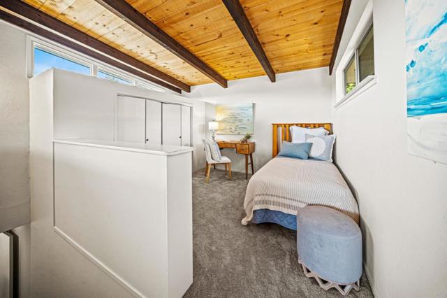 831 Arlington Place, Del Rey Oaks CA: https://media.crmls.org/mediaz/1c51b85e-5255-4a74-9018-f7d29c89d9af.jpg