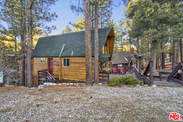 612 Kean Way, Big Bear City CA: https://media.crmls.org/mediaz/1c534cd4-3e98-46cc-a3c0-b8ad6052df2f.jpg