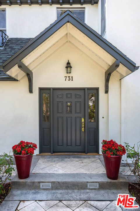 731 S Longwood Avenue, Los Angeles CA: https://media.crmls.org/mediaz/1c53a31a-3ba7-4846-86bc-9ac8bc0b5e48.jpg