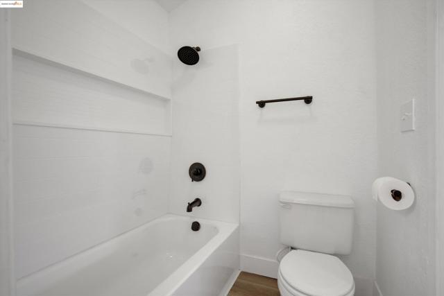 835 Villa Ter, Brentwood CA: https://media.crmls.org/mediaz/1c53c5bc-dd1b-4219-8cfc-6958f272def2.jpg
