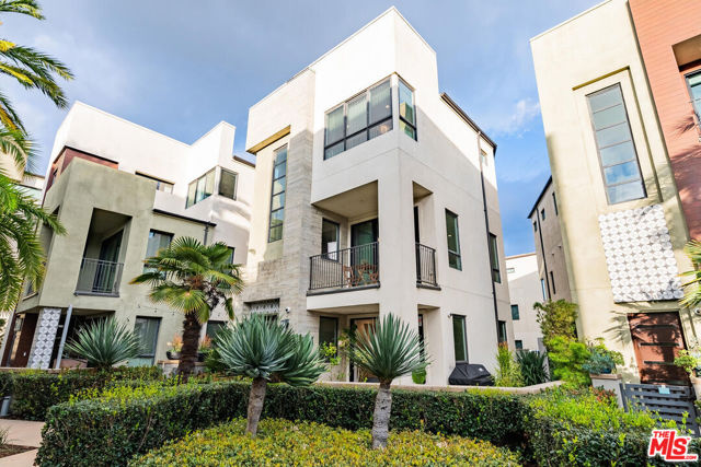 5929 Coral Place, Playa Vista CA: https://media.crmls.org/mediaz/1c540277-be5a-4795-ae81-a61c7074551b.jpg