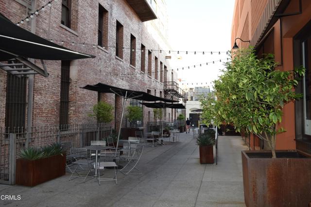 35 N Raymond Avenue, Pasadena CA: https://media.crmls.org/mediaz/1c548499-c0c6-4293-95b6-cc36d568b383.jpg