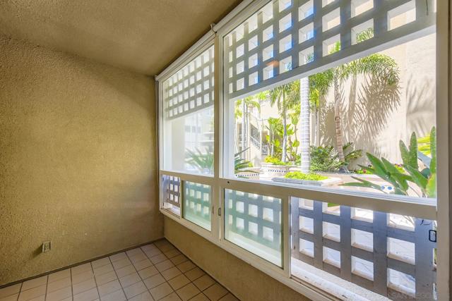 4012 Nobel Dr, San Diego CA: https://media.crmls.org/mediaz/1c548a30-b423-4306-b43e-b1c45b0c259c.jpg