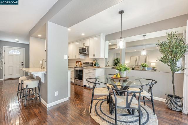 239 Ashley Cir, Danville CA: https://media.crmls.org/mediaz/1c548ac2-d02b-4704-a456-74e7a0e697f3.jpg