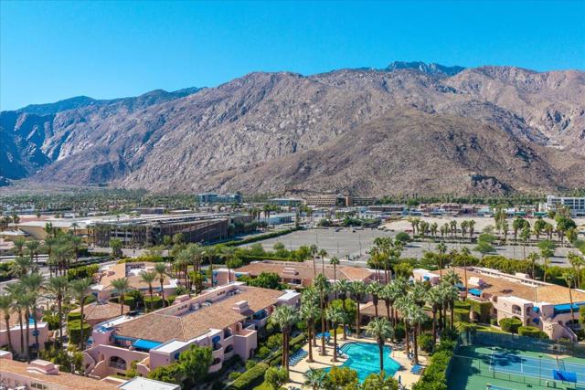 500 E Amado Road, Palm Springs CA: https://media.crmls.org/mediaz/1c556718-109a-4a5e-83af-8f9f14407947.jpg