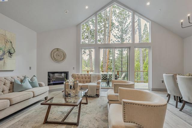 20244 Lower Skyridge Dr, Groveland CA: https://media.crmls.org/mediaz/1c558465-f46f-4a54-b106-e1ad030df0fe.jpg