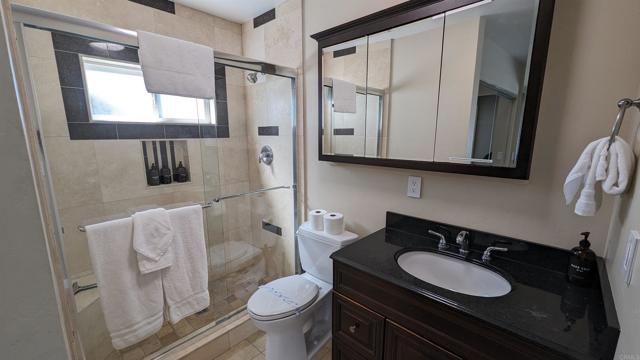 Detail Gallery Image 22 of 33 For 1475 Thomas Ave, San Diego,  CA 92109 - 2 Beds | 2 Baths