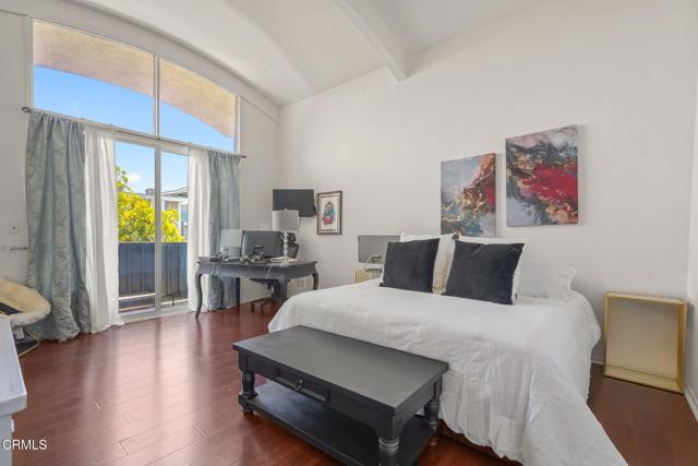4804 La Villa Marina, Marina del Rey CA: https://media.crmls.org/mediaz/1c566f9b-84c5-4013-b24f-8d4aea6a20bd.jpg