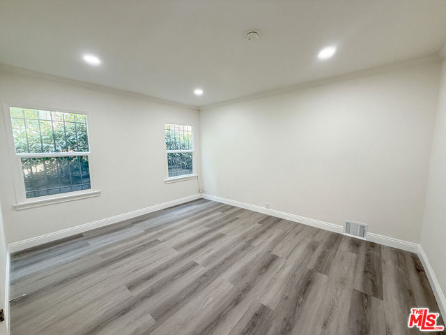 115 N Clark Drive, Beverly Hills CA: https://media.crmls.org/mediaz/1c567355-02fe-4e2e-b8c6-bd7cd9d68b08.jpg
