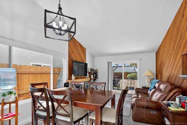 Image 3 of 26 For 1461 Autumn Woods Pl.