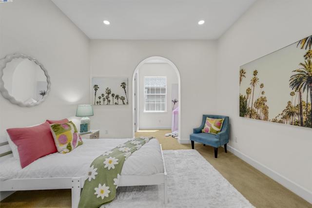 1993 Fairway Oaks Dr, Ripon CA: https://media.crmls.org/mediaz/1c569b8e-9ea5-45b0-8dac-bf96ed860c47.jpg