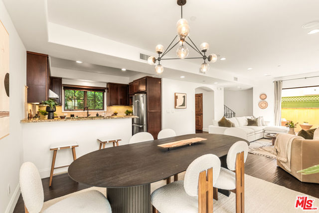 851 19th Street, Santa Monica CA: https://media.crmls.org/mediaz/1c569e68-4aee-4a70-a847-24e52c6f7568.jpg