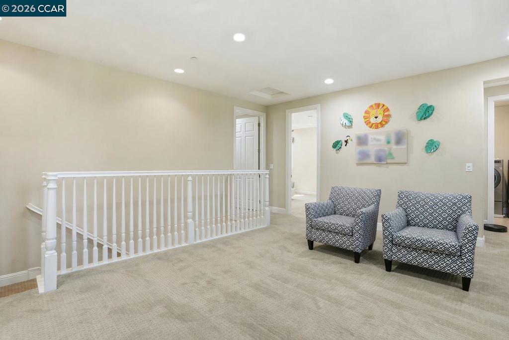 https://media.crmls.org/mediaz/1c56f112-76e5-4a94-8408-defe0ba52662.jpg?preset=X-Large