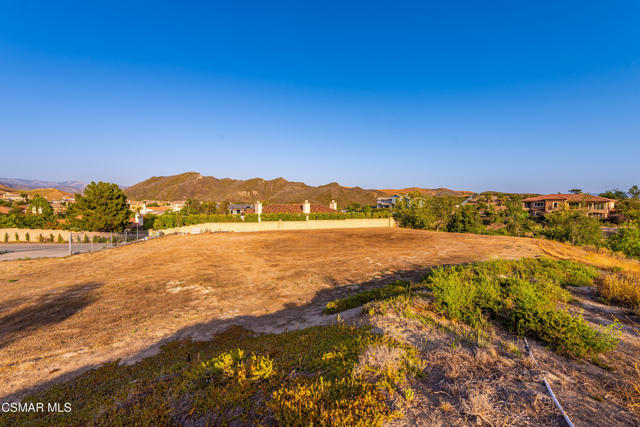 4221 Goldstone Lane, Simi Valley CA: https://media.crmls.org/mediaz/1c570eb4-136a-43fa-aa45-248b7ccbe8c2.jpg