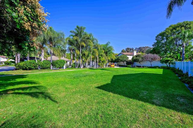 1137 Avenida Sobrina, Oceanside CA: https://media.crmls.org/mediaz/1c590a9f-d7f1-4b43-b1bc-8a6c5da14c60.jpg