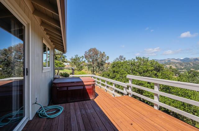 24935 Corte Poco, Salinas CA: https://media.crmls.org/mediaz/1c590c68-a06d-456f-bac3-287a2d4e9fea.jpg