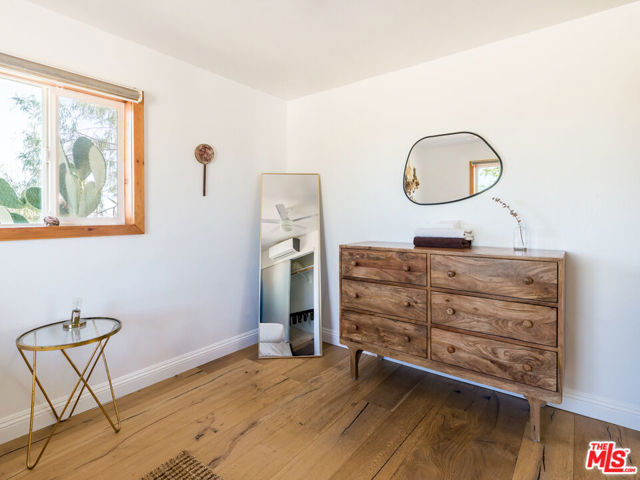 2724 Stonehill Avenue, Joshua Tree CA: https://media.crmls.org/mediaz/1c599e47-ce0a-4dd5-828f-0320eda2dc58.jpg