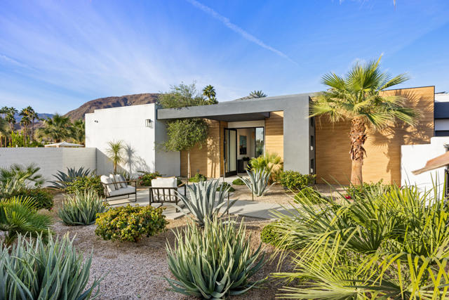 43421 Joshua Road, Rancho Mirage CA: https://media.crmls.org/mediaz/1c59ac86-f32e-4bb5-8062-b33e7d82eba5.jpg