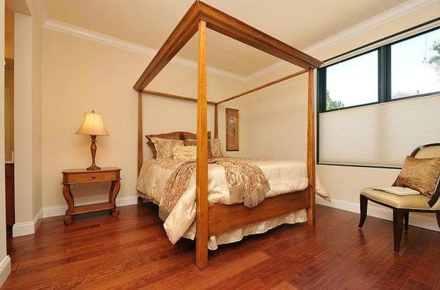 225 9th Avenue, San Mateo CA: https://media.crmls.org/mediaz/1c5b4c27-e085-4e22-8576-1e3257f14eff.jpg