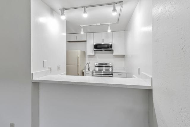 980 Kiely Boulevard, Santa Clara CA: https://media.crmls.org/mediaz/1c5b8f3e-332a-4131-8f13-14581ef52426.jpg