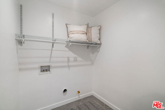 3326 La Clede Avenue, Los Angeles CA: https://media.crmls.org/mediaz/1c5bf105-0019-4725-a5d4-0b0ed30b127a.jpg