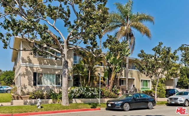 272 Doheny Drive, Beverly Hills, California 90211, ,Multi-Family,For Sale,Doheny,24366373