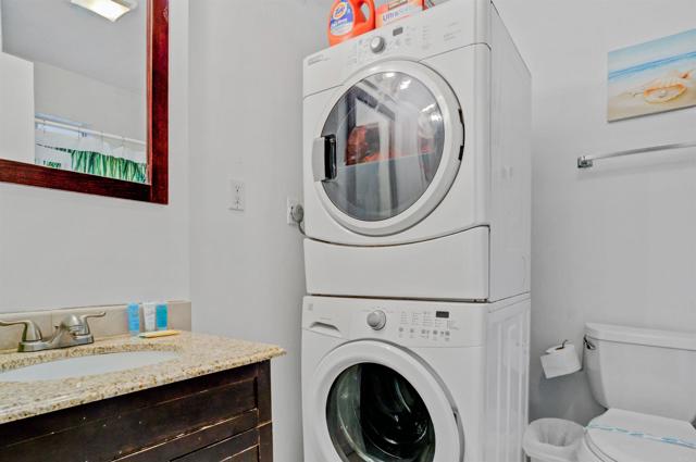 Detail Gallery Image 12 of 25 For 3715 Mission Bld, San Diego,  CA 92109 - 3 Beds | 2 Baths