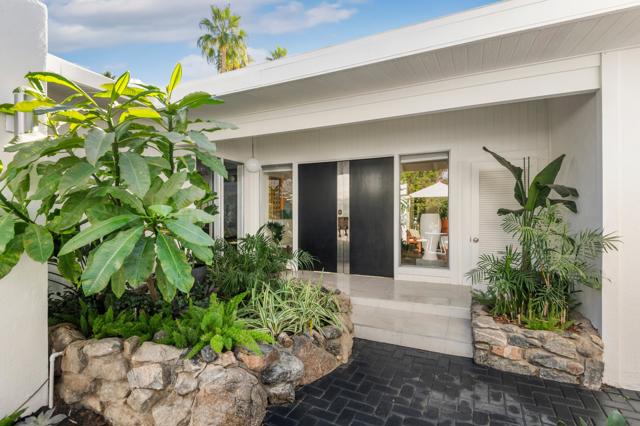 75493 Stardust Lane, Indian Wells CA: https://media.crmls.org/mediaz/1c5e32f1-3bcf-45ca-83c6-6c0e51f3cd86.jpg