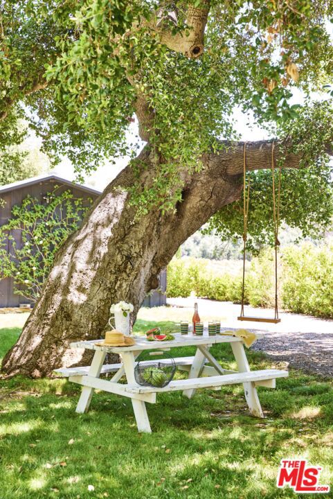 10999 Ojai Santa Paula Road, Ojai CA: https://media.crmls.org/mediaz/1c5e39f3-398c-4539-964c-bd823a9a80b4.jpg