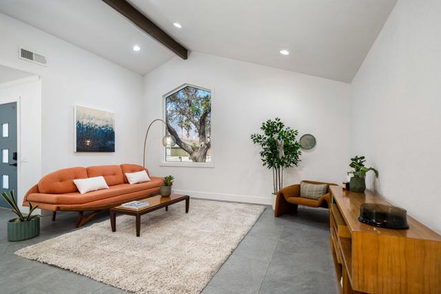 Image 8 of 44 For 27650 Hombria Drive