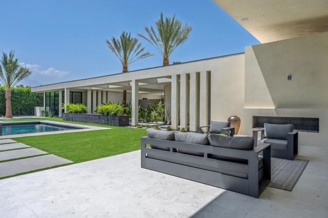 7 Makena Lane, Rancho Mirage CA: https://media.crmls.org/mediaz/1c5f5429-8f29-4f0b-af0d-48b31ee0ae01.jpg